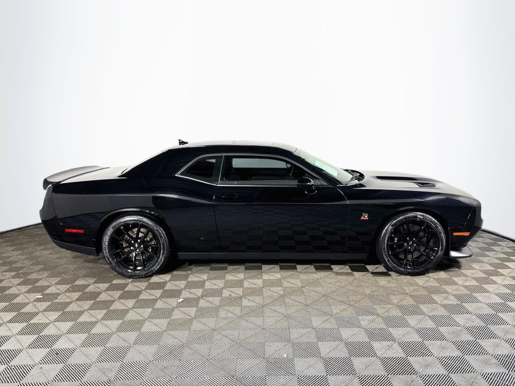Used 2022 Pitch Black Clearcoat Dodge R/T Scat Pack image 5