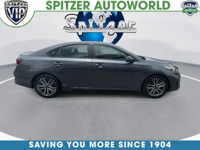 Used 2022 Gray Kia GT-Line image 10