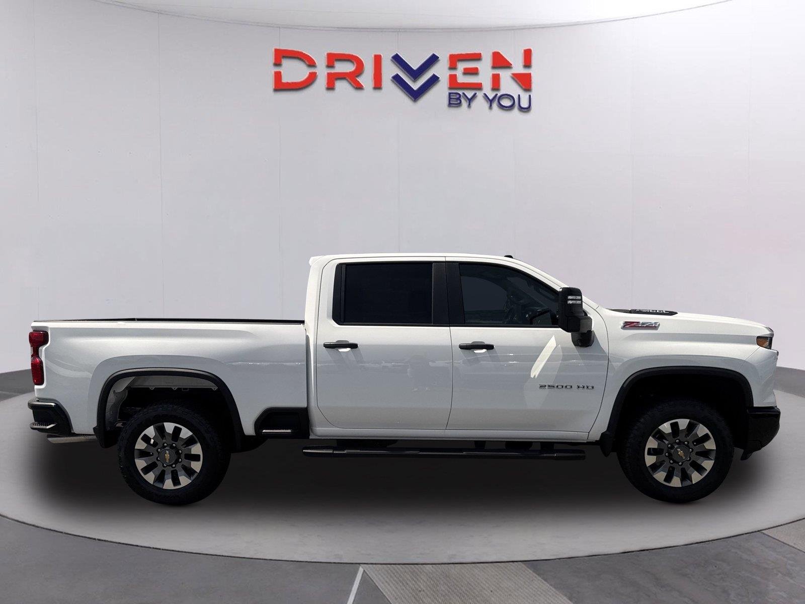 New 2026 Summit White Chevrolet Custom image 3