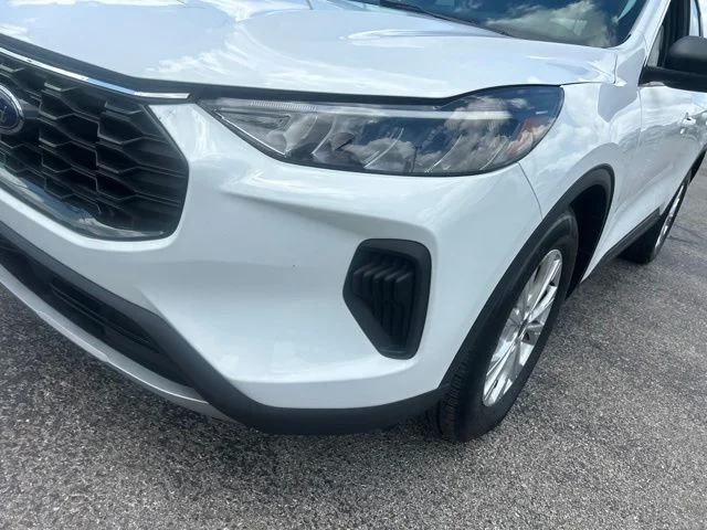 Used 2024 White Ford Active image 9