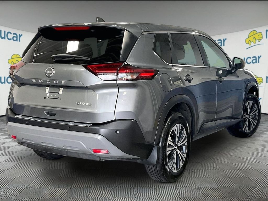 Used 2023 Gray Nissan SV image 5