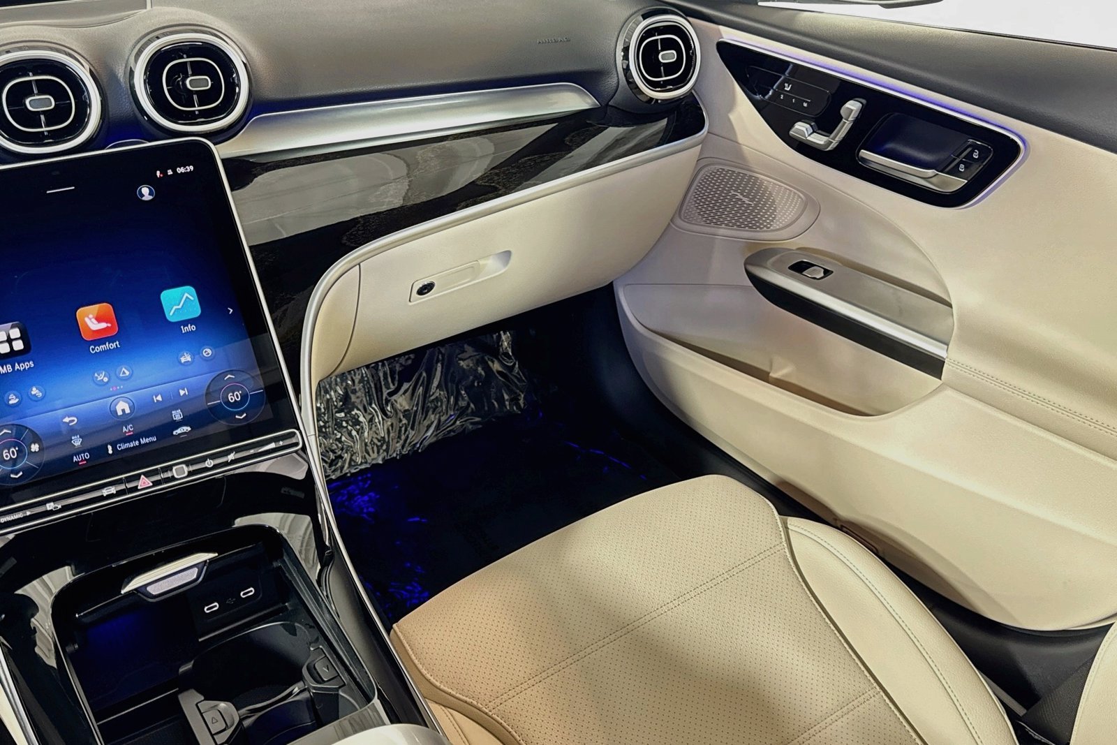 New 2026 Polar White Mercedes-Benz C 300 image 21