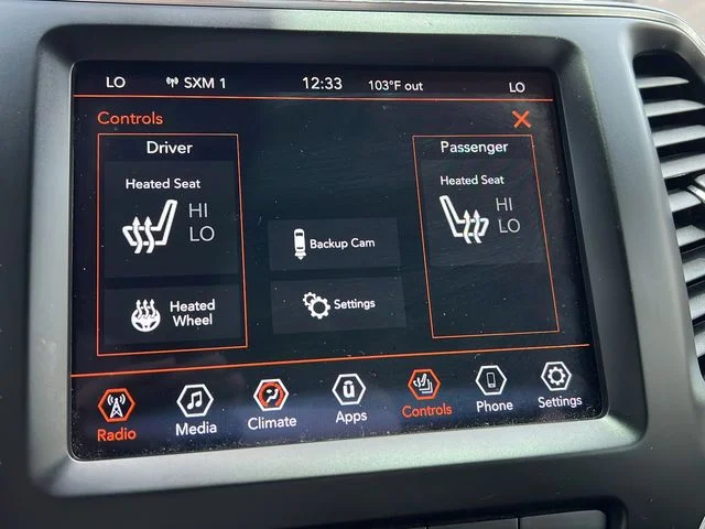 Used 2021 Silver Jeep Latitude Lux image 18