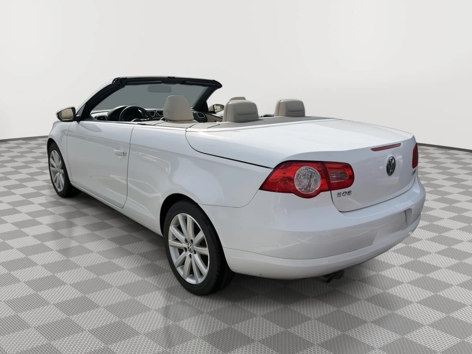 Used 2010 WHITE Volkswagen Komfort image 3
