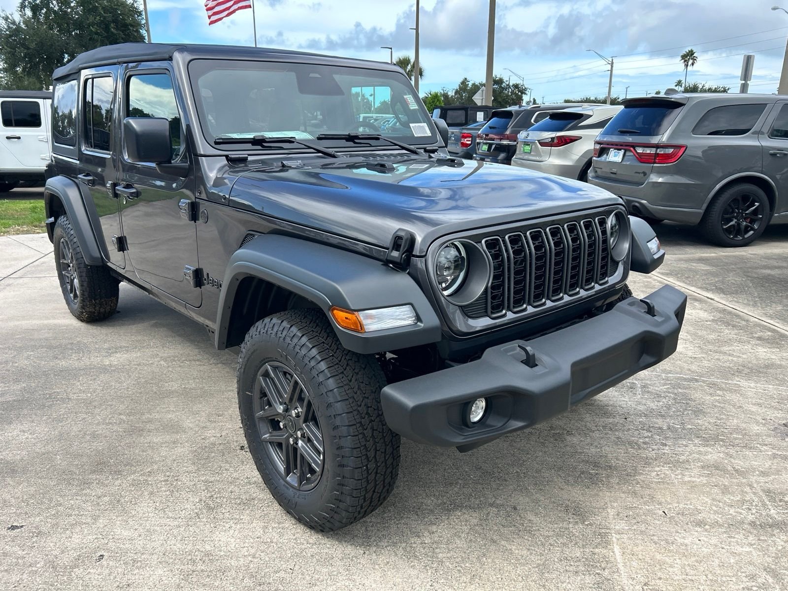 New 2027 Granite Crystal Metallic Clearcoat Jeep Sport S image 7