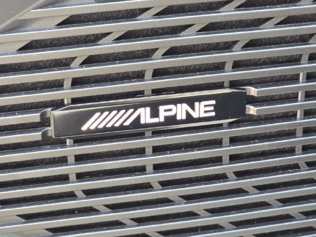 New 2026 Bright White Clear-Coat Exterior Paint Jeep Limited Altitude image 13