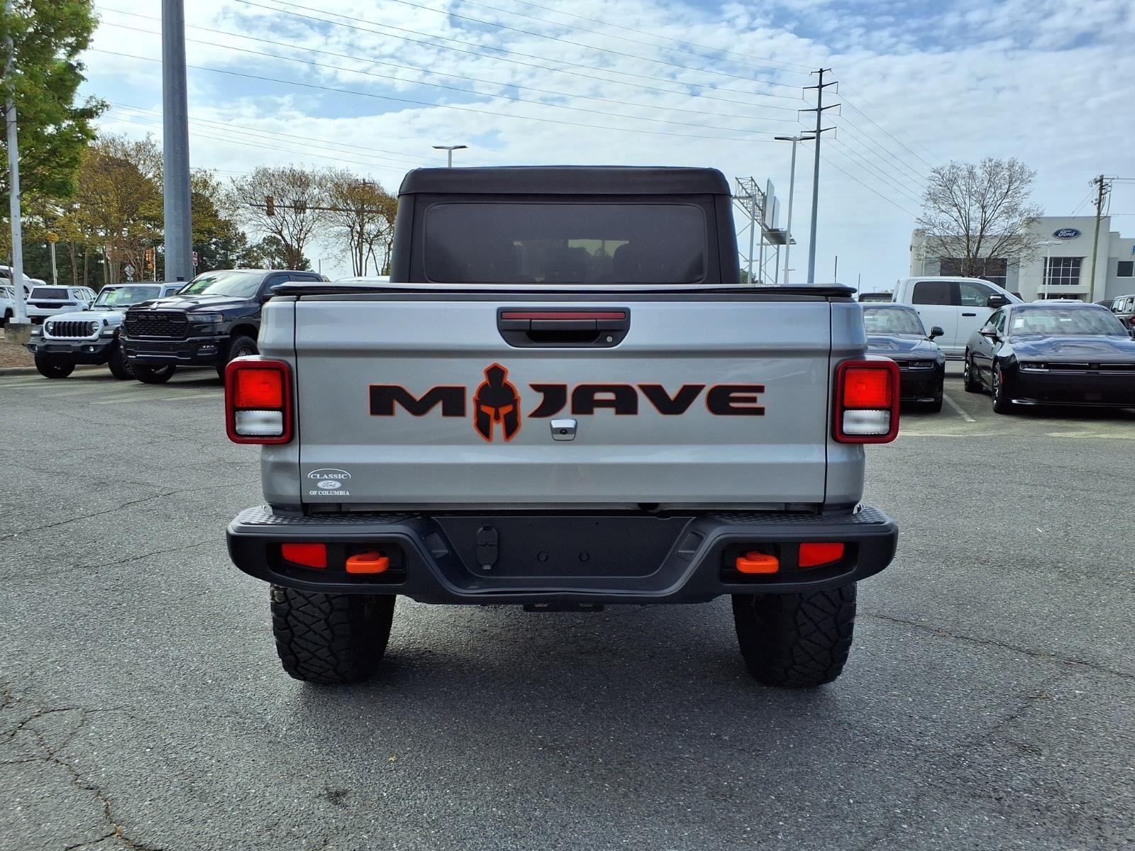 Used 2021 Billet Silver Metallic Clearcoat Jeep Mojave image 8