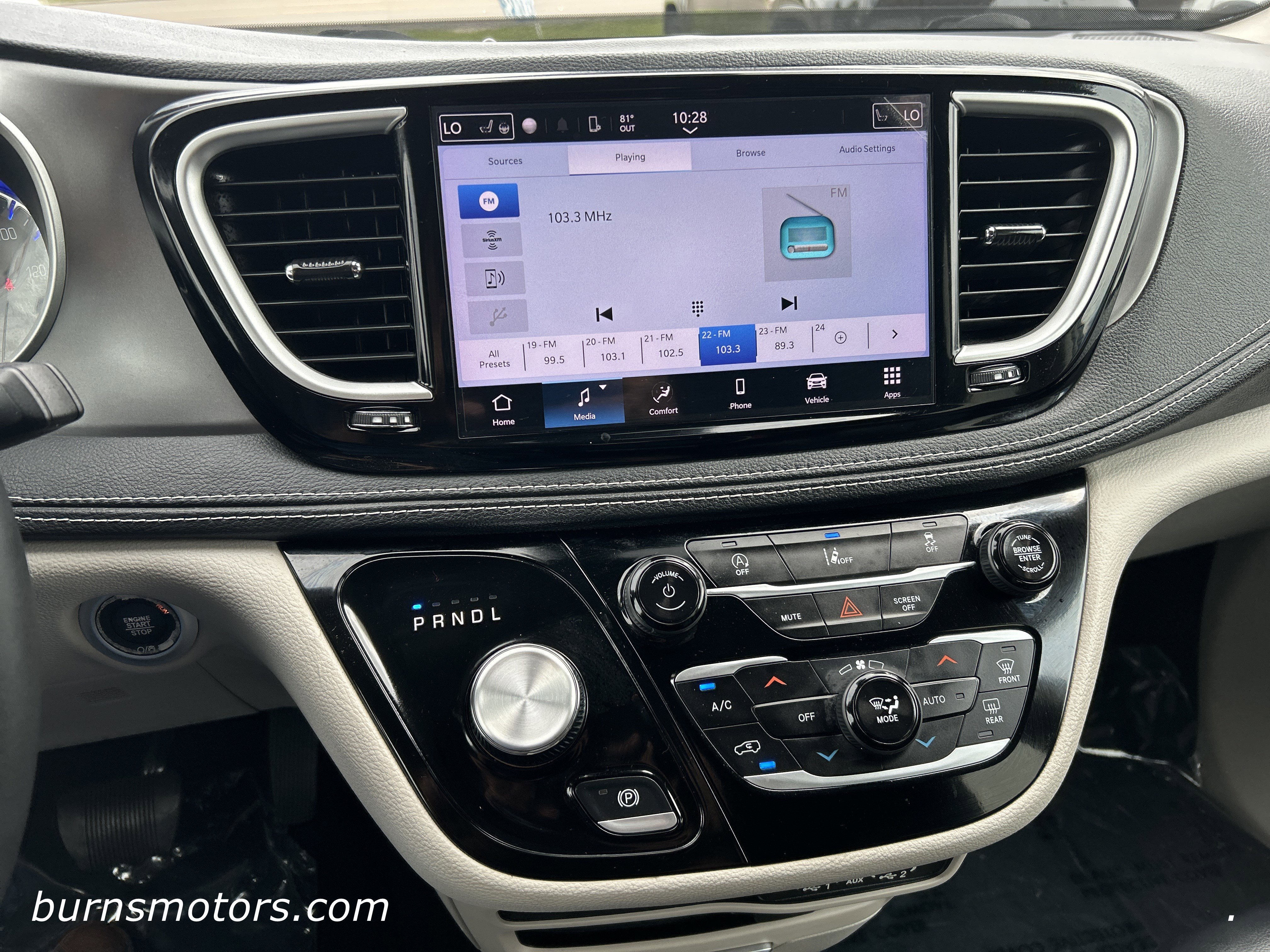 Used 2022 Bright White Chrysler Touring L image 18