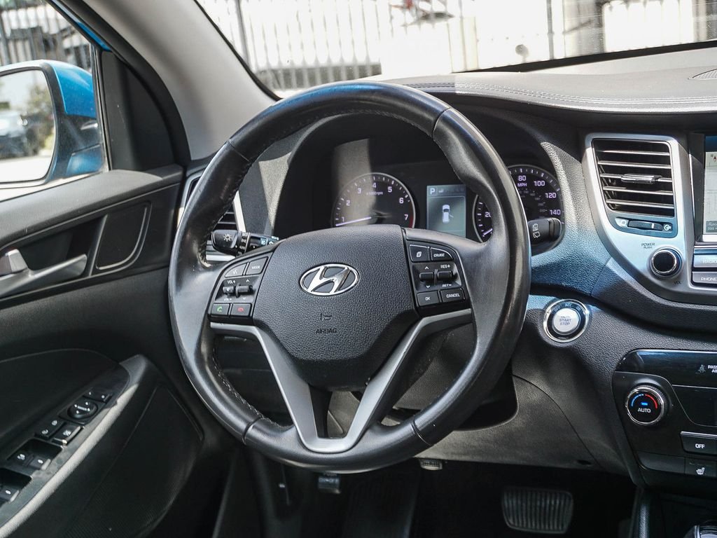 Used 2017 Blue Hyundai SE Plus image 16
