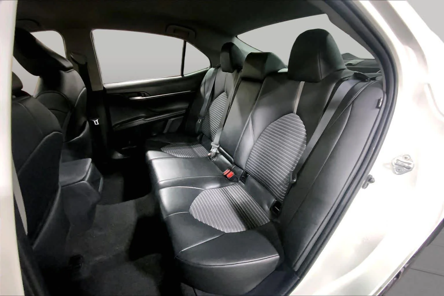 Used 2024 Ice Cap Toyota SE image 21