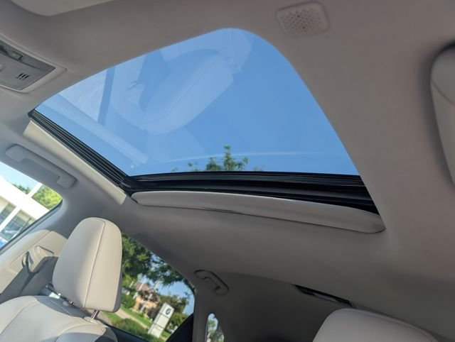Used 2018 White Pearl Lexus 350 image 15