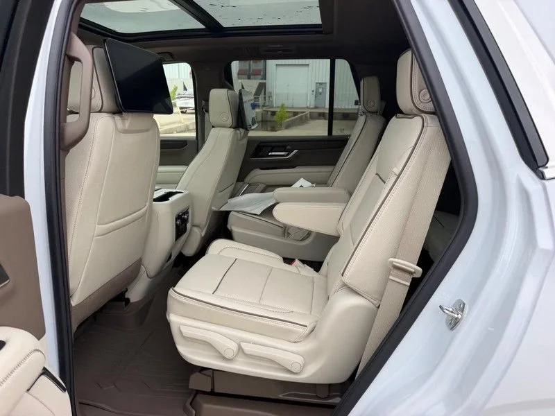 2026 GMC Yukon Denali - Photo 9