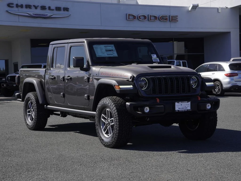 New 2026 Granite Crystal Metallic Clear-Coat Exterior Paint Jeep Mojave image 1