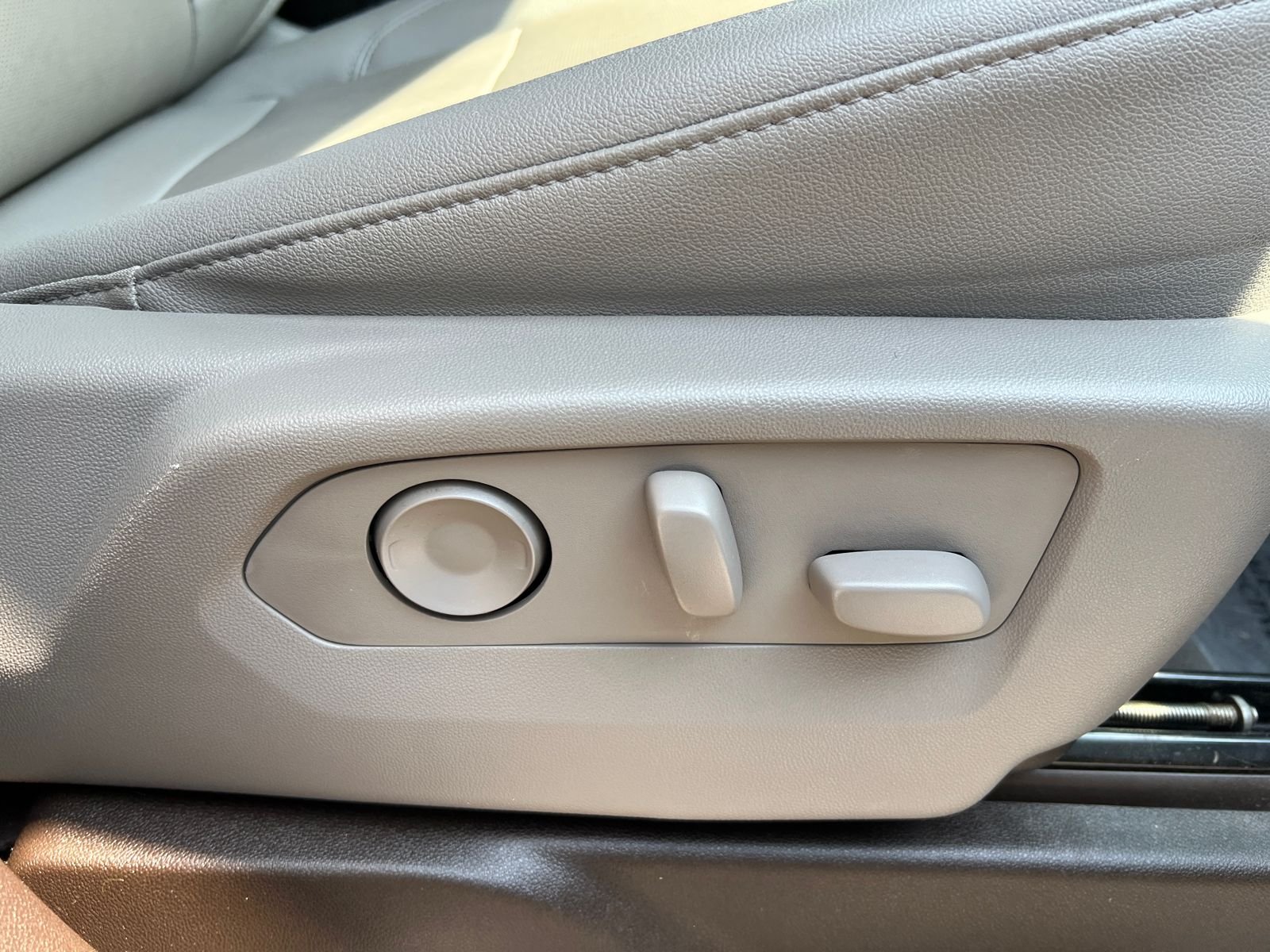 2022 GMC Sierra 1500 SLT - Photo 17