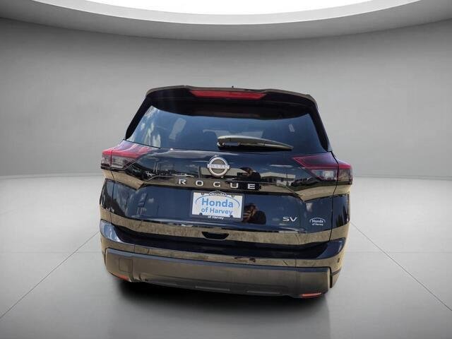 Used 2024 Super Black Nissan SV image 4