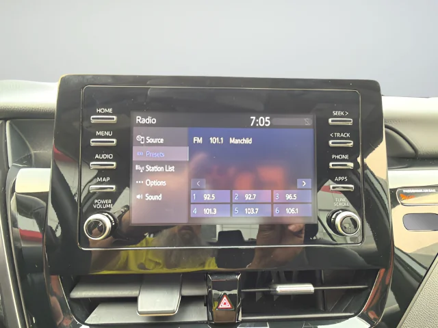 Used 2024  Toyota SE image 13