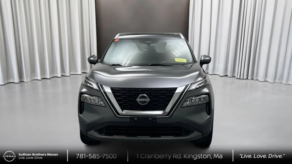 Used 2023 Gray Nissan SV image 2