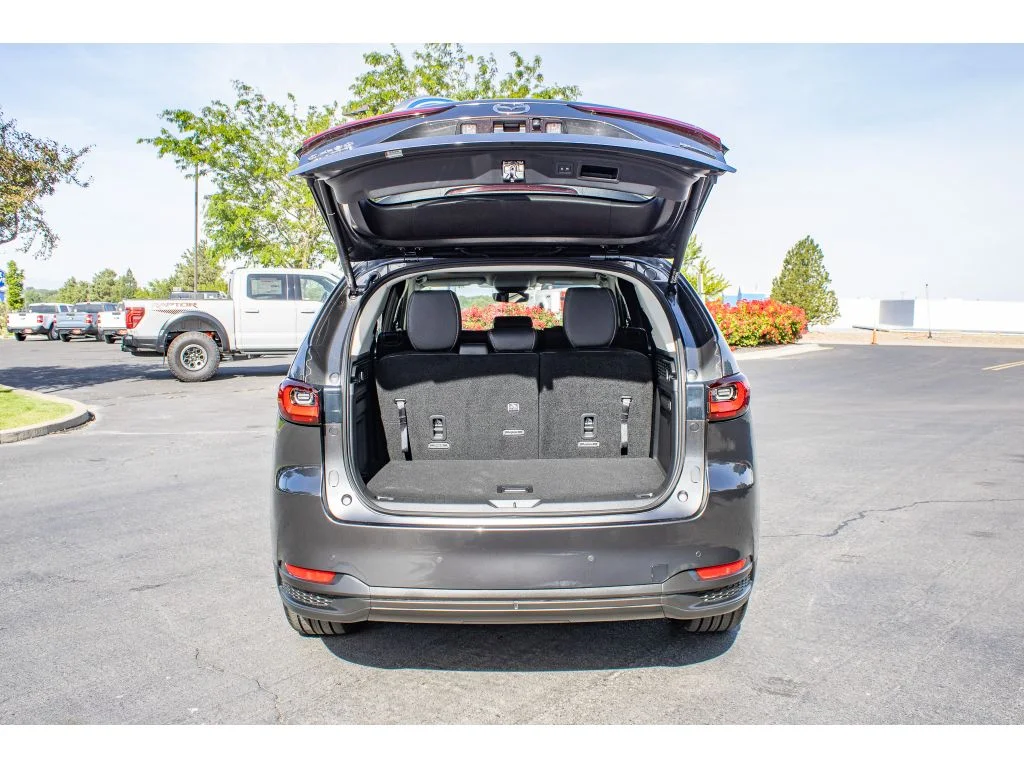 Used 2026 Machine Gray Metallic Mazda Preferred image 11