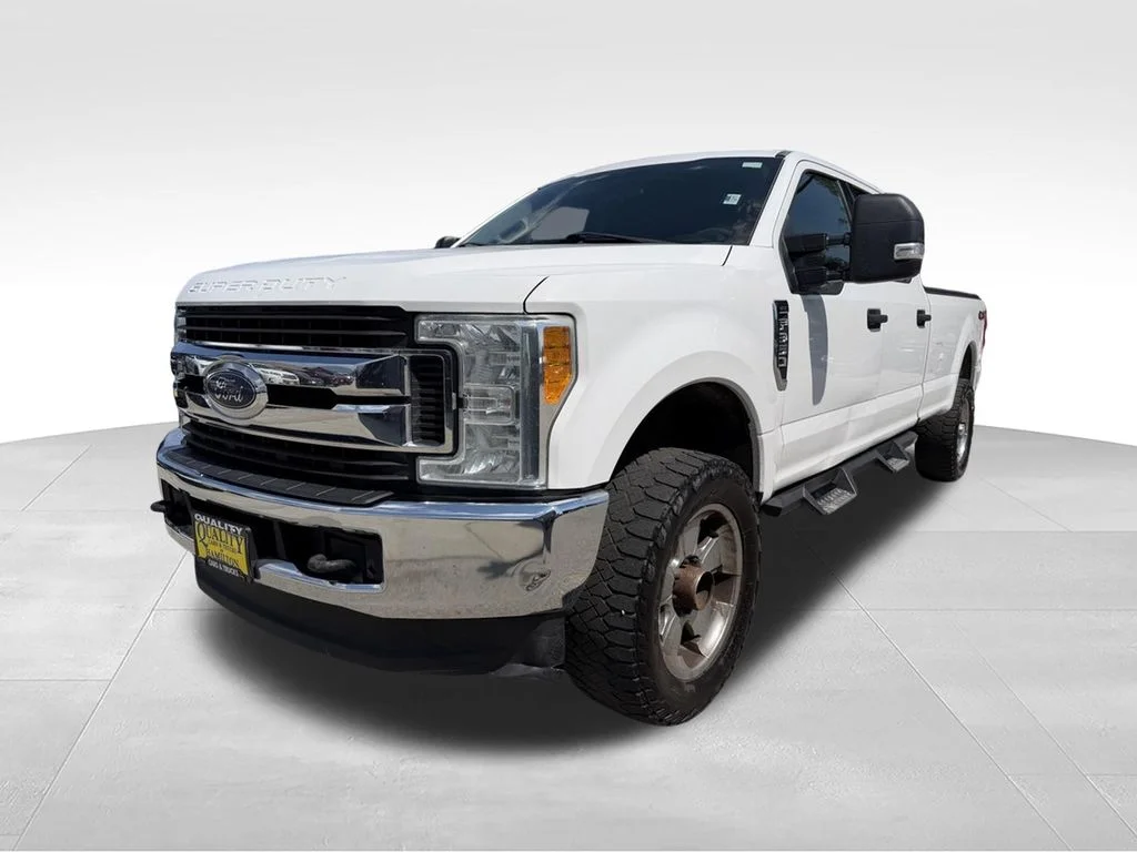 Used 2017 White Ford XLT image 1