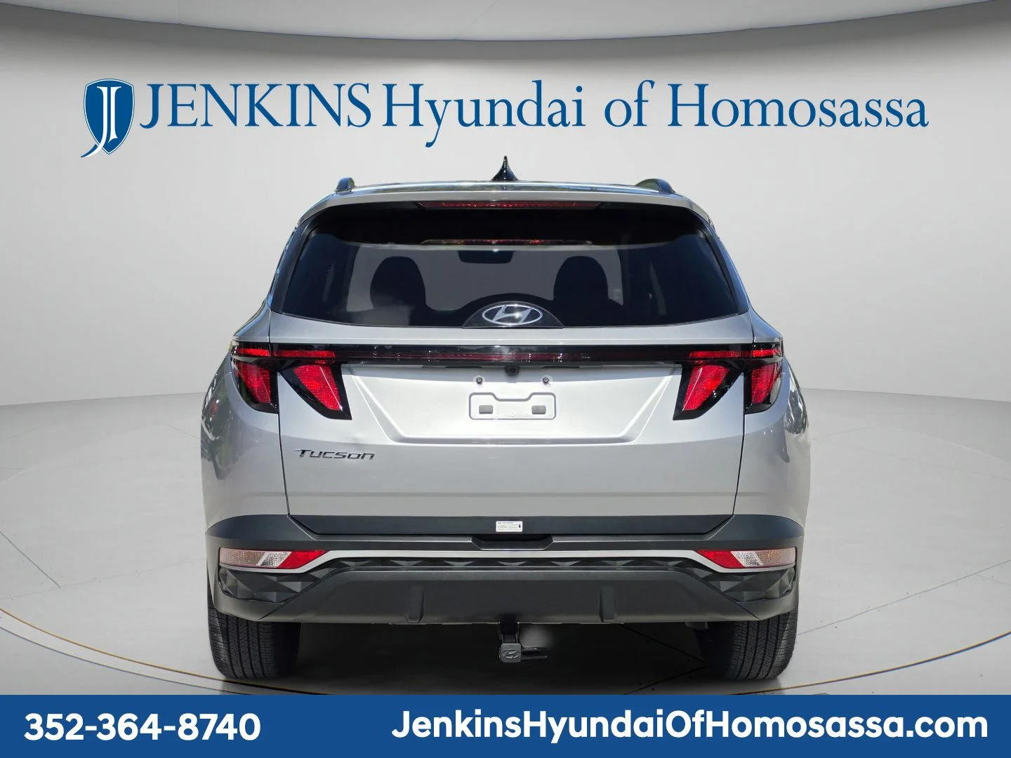 Used 2024 Silver Hyundai SEL image 5