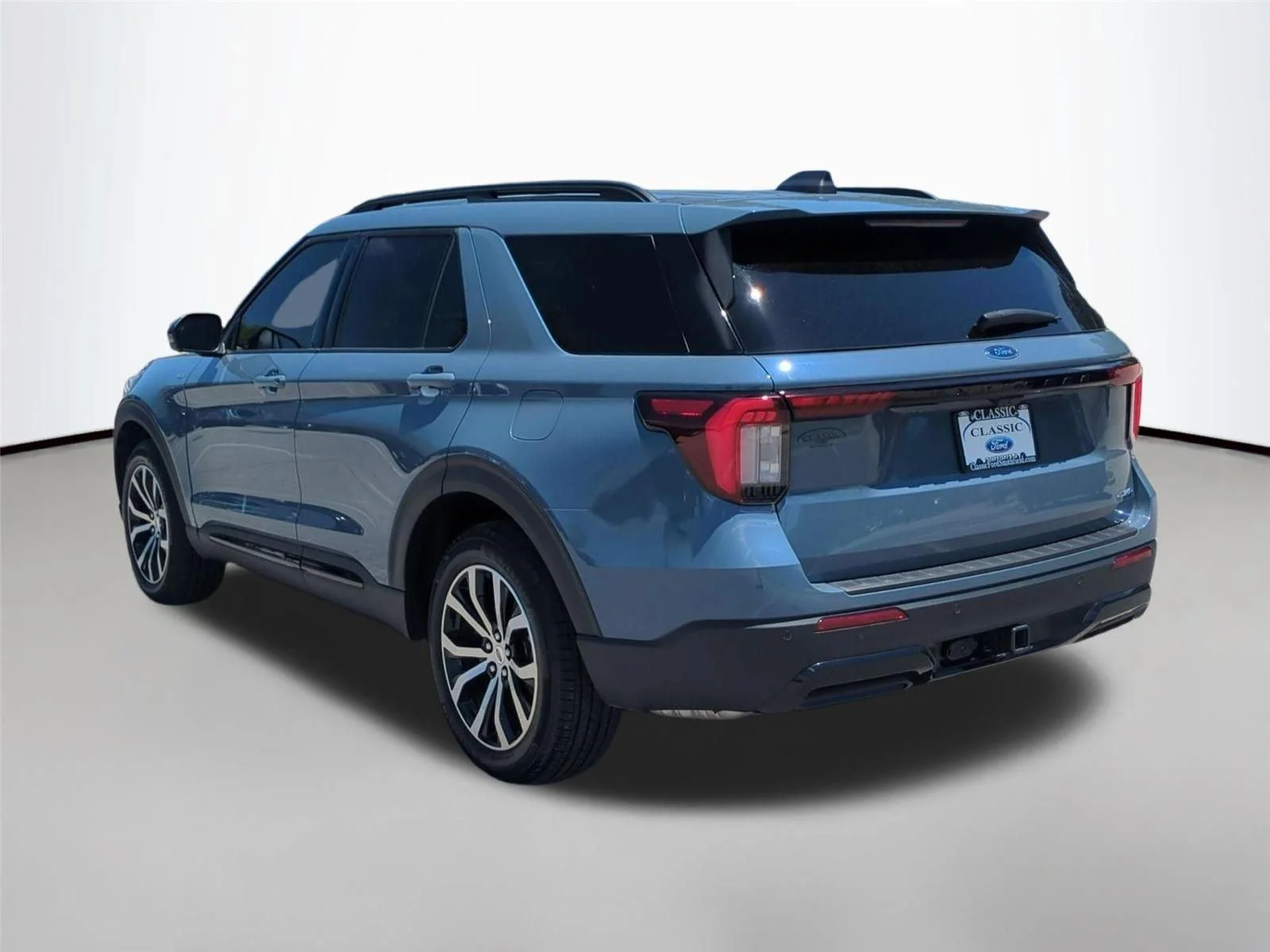 Used 2025 Vapor Blue Ford ST-Line image 3