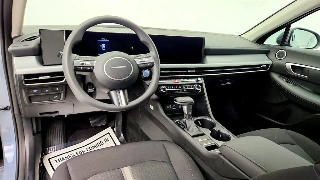 Used 2026 Transmission Blue Hyundai SE FWD image 13