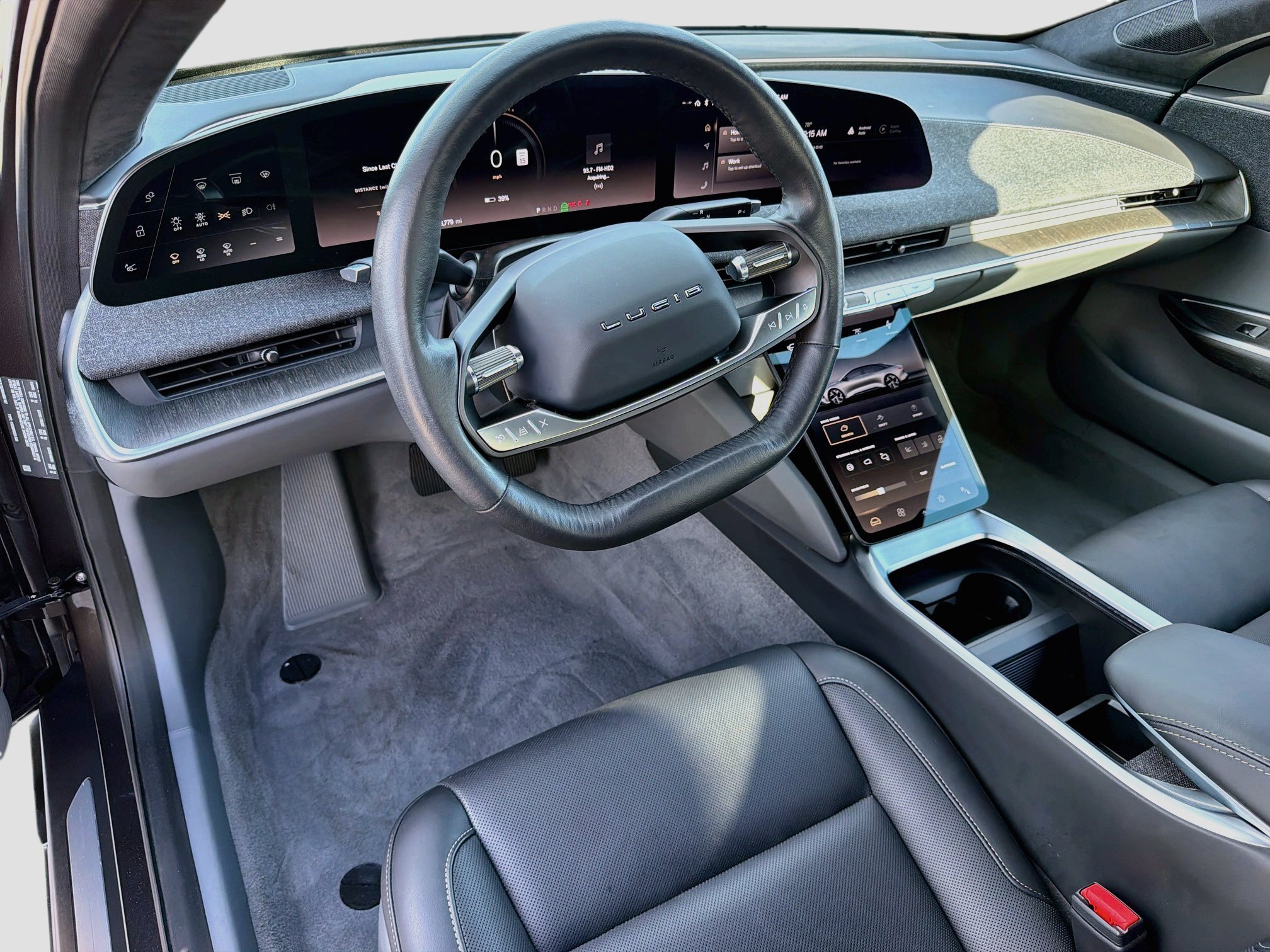 Used 2024 Quantum Gray Metallic Lucid Touring image 25