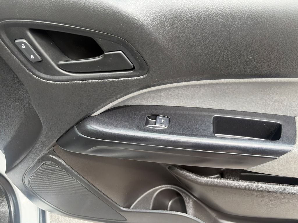 Used 2021 White GMC Elevation Standard image 39
