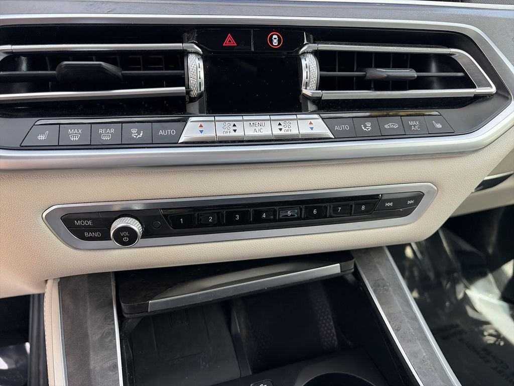 Used 2020 White BMW sDrive40i image 24