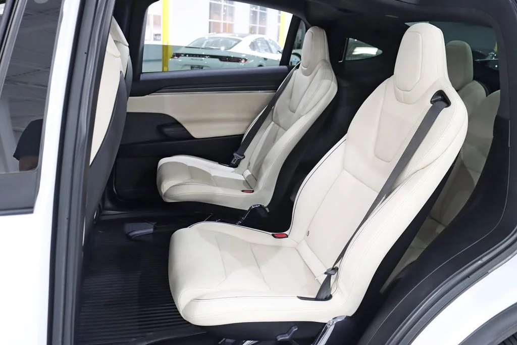 Used 2022  Tesla Plaid image 30