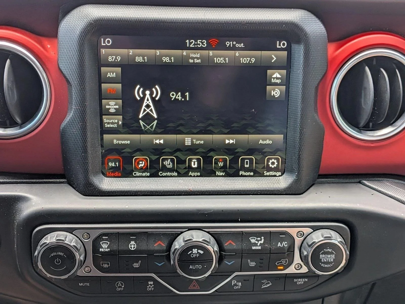 Used 2020 Sting-Gray Clearcoat Jeep Rubicon image 14