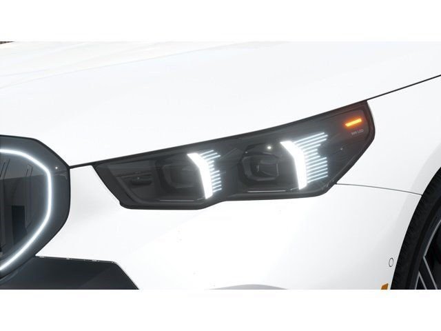 New 2027 Mineral White Metallic BMW 530i xDrive image 6