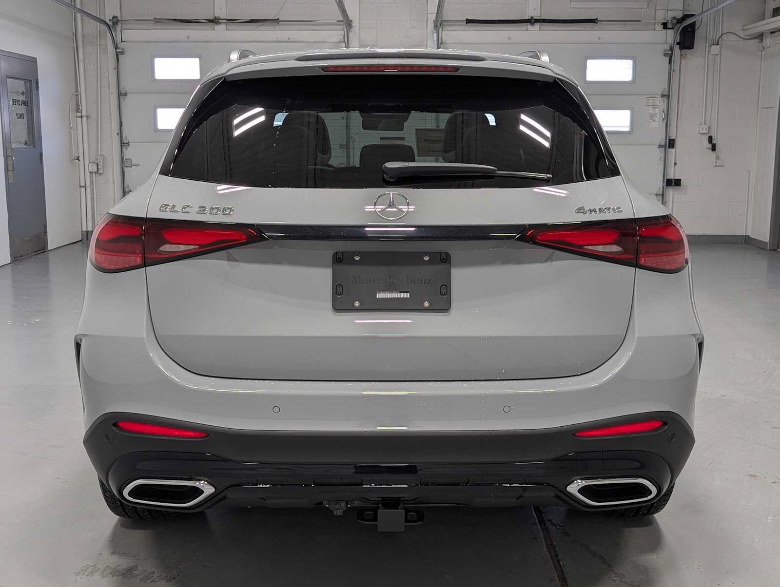 New 2026 MANUFAKTUR Alpine Grey Mercedes-Benz GLC 300 image 8