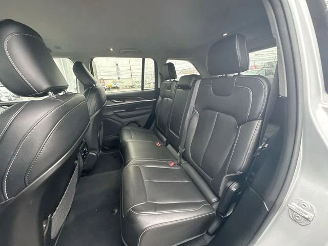 Used 2023 Silver Jeep Limited image 24