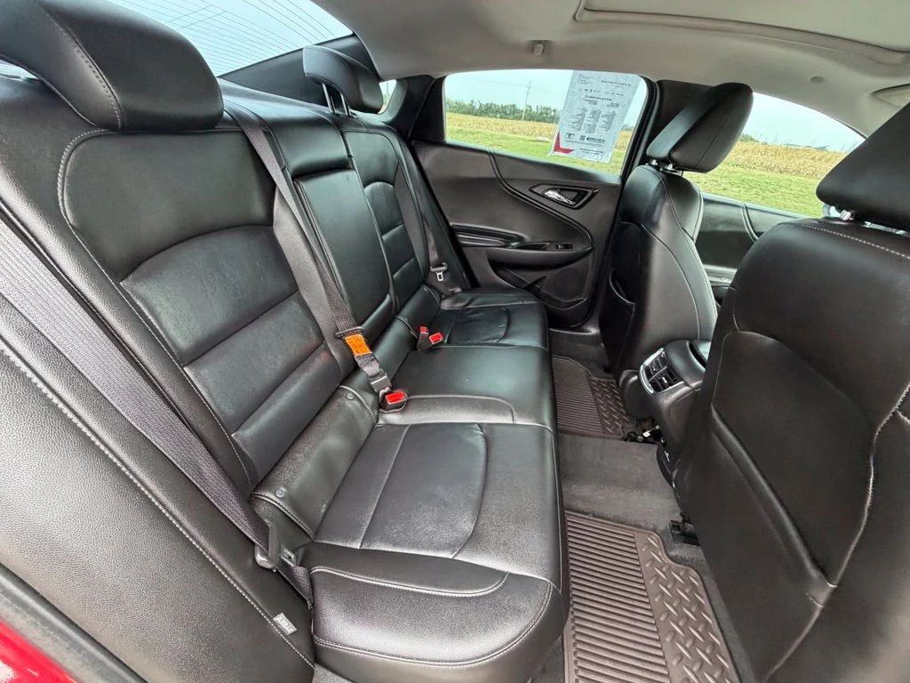 Used 2018 Red Chevrolet LT image 30