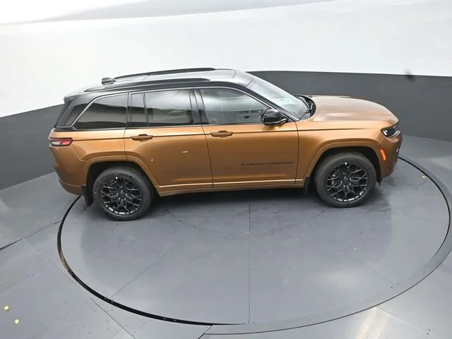 New 2026 Copper Shino Metallic Clear-Coat Exterior Paint Jeep Summit image 18