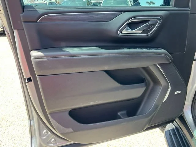 Used 2024 Sterling Metallic GMC SLT image 12