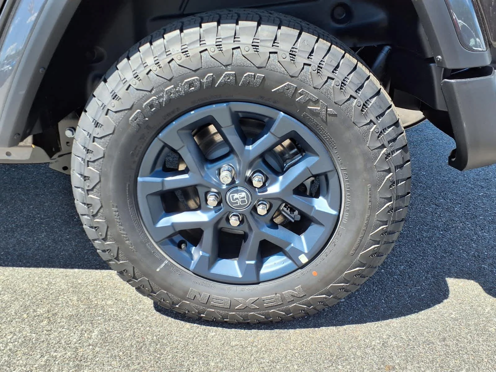 New 2026 Granite Crystal Metallic Clearcoat Jeep 85th Anniversary image 13
