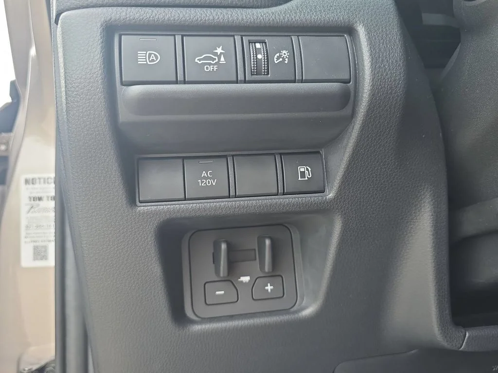 Certified Used 2025  Toyota 1958 image 18