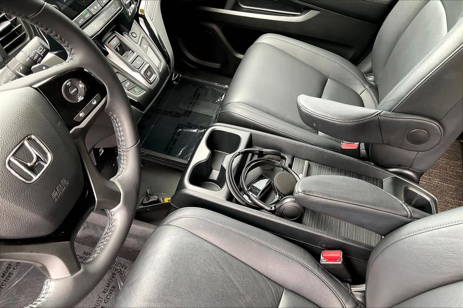 Used 2023 Crystal Black Pearl Honda Touring image 17