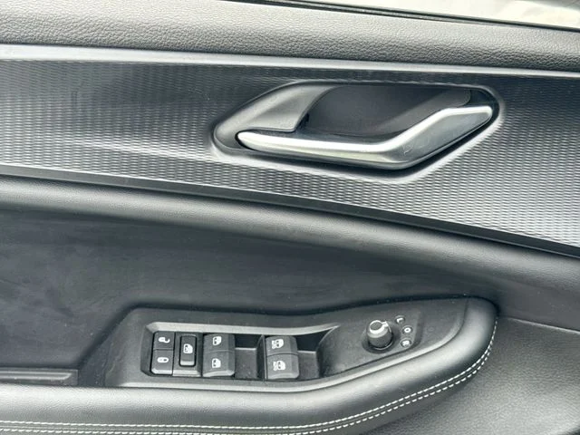 Used 2024 White Jeep Laredo X image 13