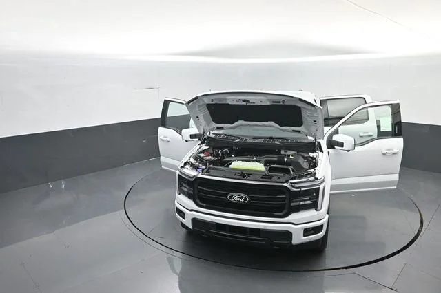 New 2026 Oxford White Ford Lariat® image 40