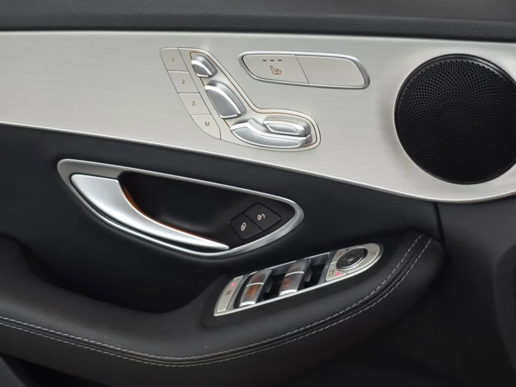 Used 2018 Polar White Mercedes-Benz C 300 image 28