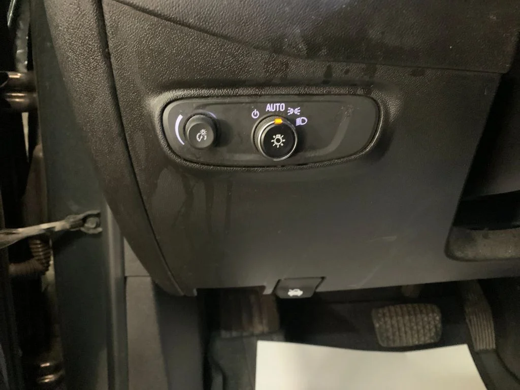 Used 2021 Gray Chevrolet LS image 31