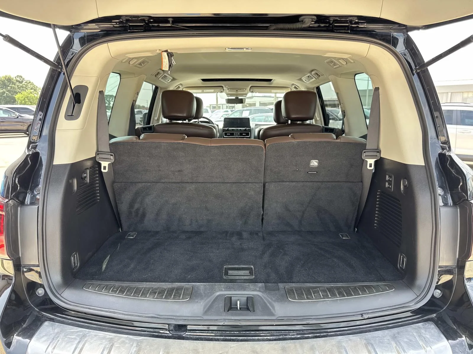 Used 2023 Black Obsidian INFINITI PREMIUM SELECT image 8