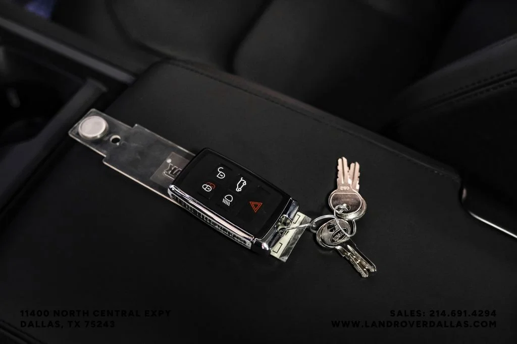 New 2026 Fuji White Land Rover X-Dynamic SE image 53