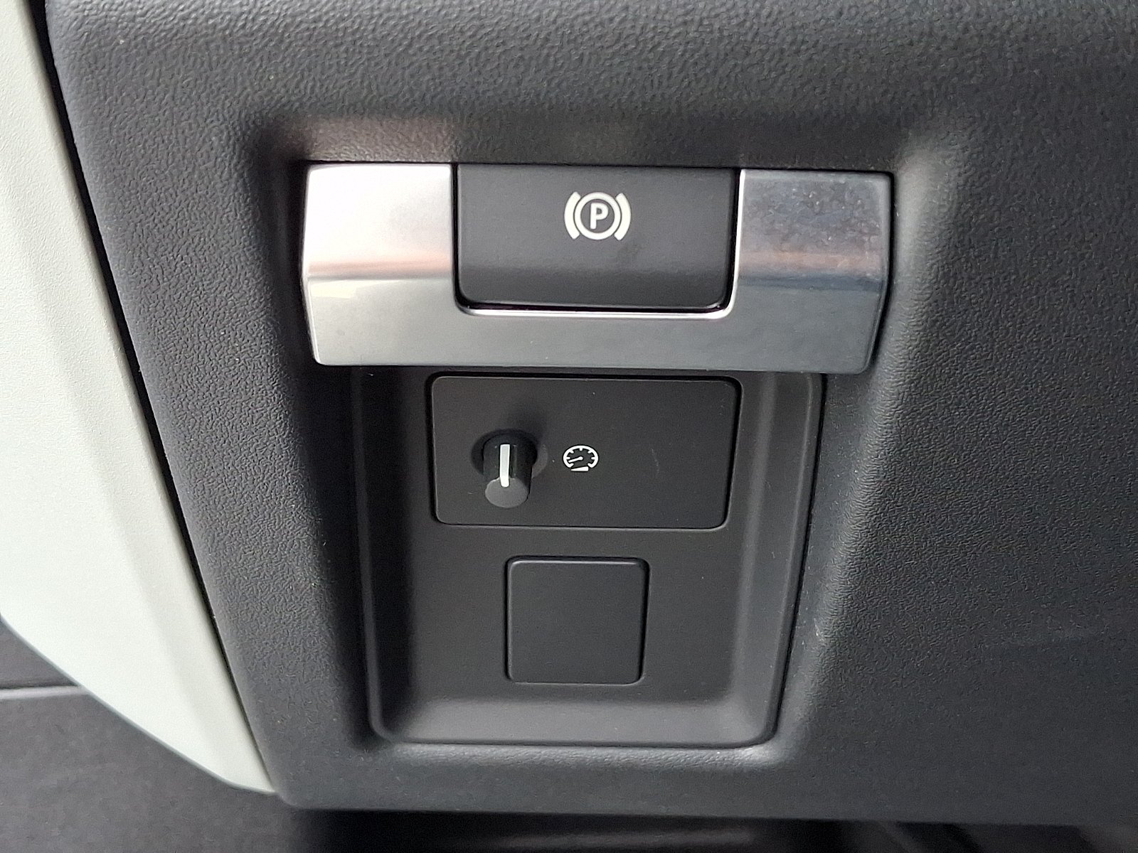 Used 2022 Fuji White - 1AA Land Rover 110 X-Dynamic HSE image 21