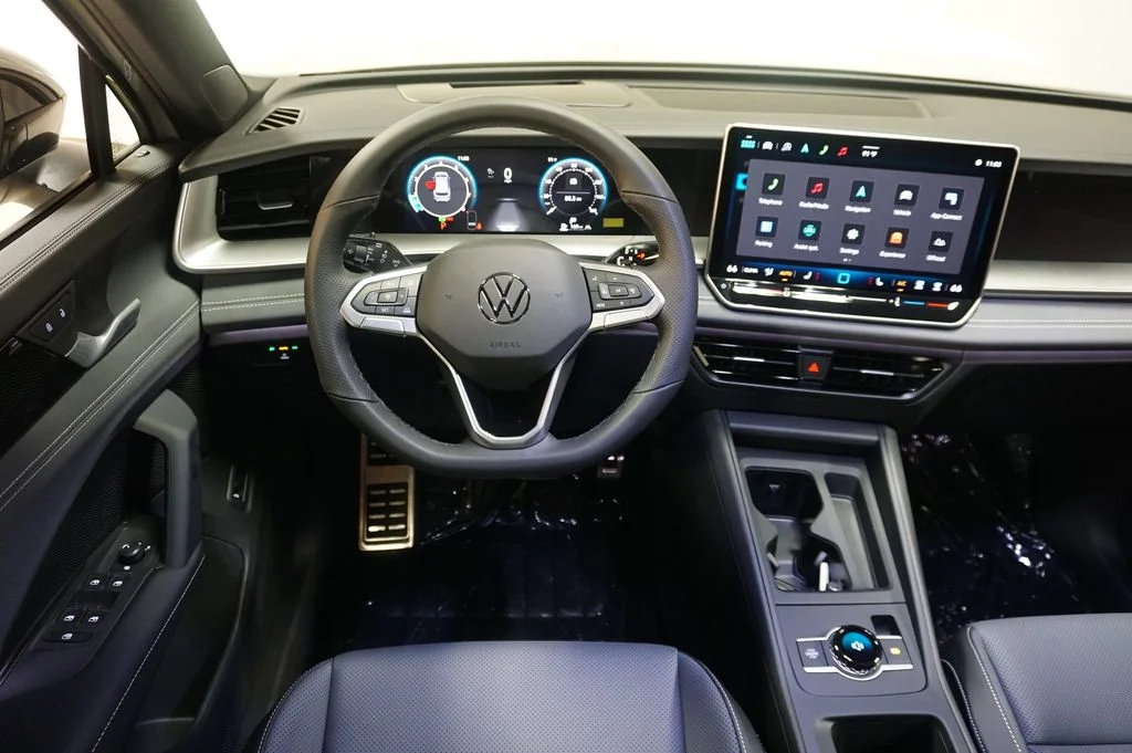 New 2026 Sandstone Volkswagen 2.0T SE R-Line Black image 12