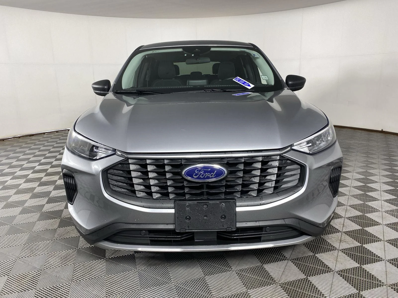 Used 2023 Iconic Silver Ford Active image 2