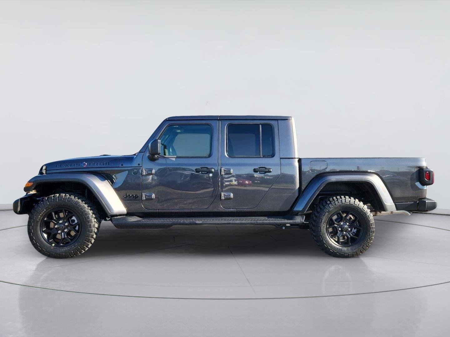 New 2026 Granite Crystal Metallic Clear-Coat Exterior Paint Jeep Texas Trail image 2